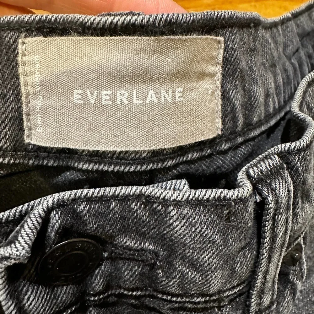 Everlane Women’s Raw Hem Relaxed Fit Washed Black‎ Shorts Denim Jeans
